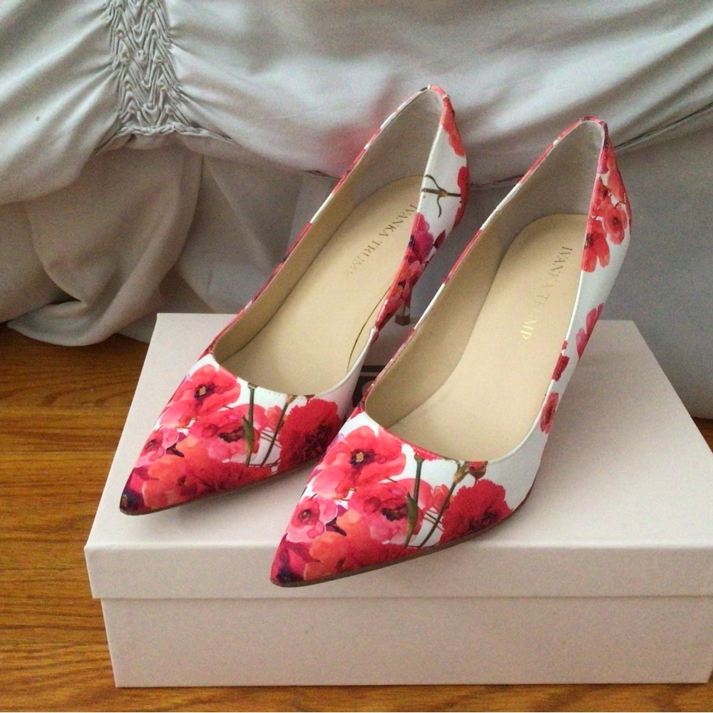 MEDIUM PINK FABRIC FLORAL HIGH HEELS- IVANKA TRUMP “ BONI2- SIZE 8 MED - Picture 4 of 7